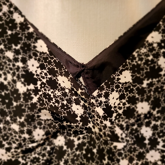 Express Brand Summer Dress, Floral, Black & White, Size 5/6 - Picture 2 of 5